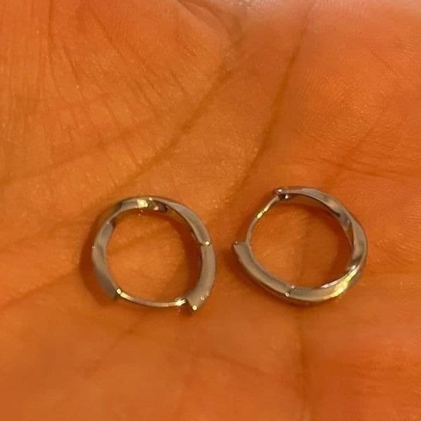 The Mini Abstract Hoop earring in 925 silver - Thumbnail 4
