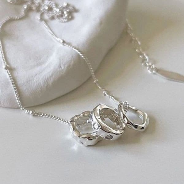 The Trio Ring Pendant Necklace in 925 silver - Thumbnail 5