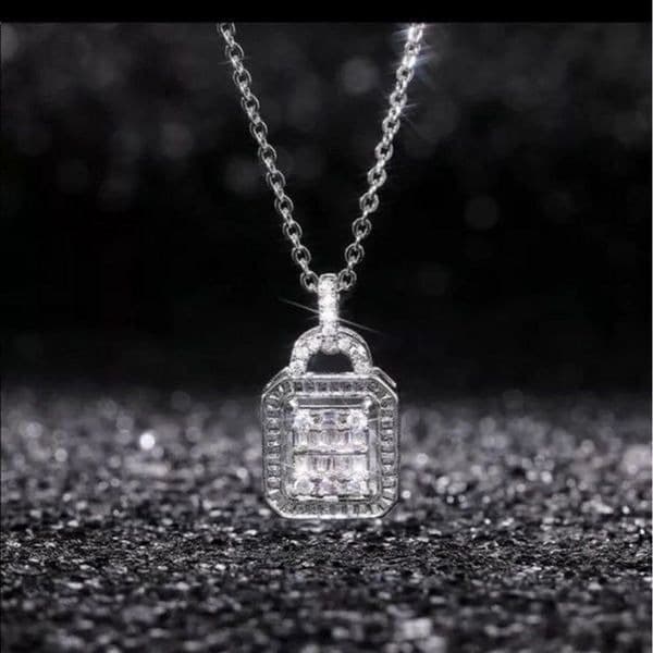 The Empire Retro Pendant Necklace in 925 cubic zirconia - Thumbnail 3
