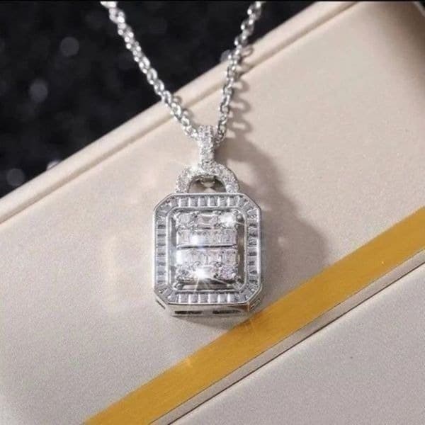 The Empire Retro Pendant Necklace in 925 cubic zirconia - Thumbnail 6