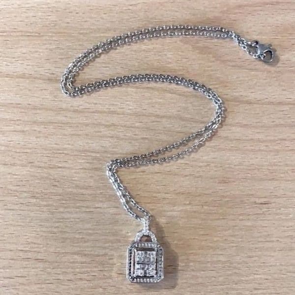 The Empire Retro Pendant Necklace in 925 cubic zirconia - Thumbnail 5