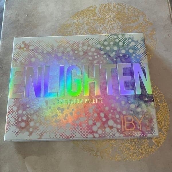 IBY BEAUTY Enlighten Eye Shadow Palette - Image 1