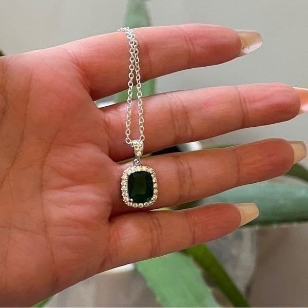 The Emerald Stunner Pendant Necklace in 925 silver - Thumbnail 7