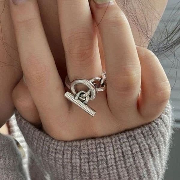 The Toggle Oversized Statement Ring in 925 silver - Thumbnail 9