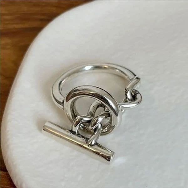 The Toggle Oversized Statement Ring in 925 silver - Thumbnail 3