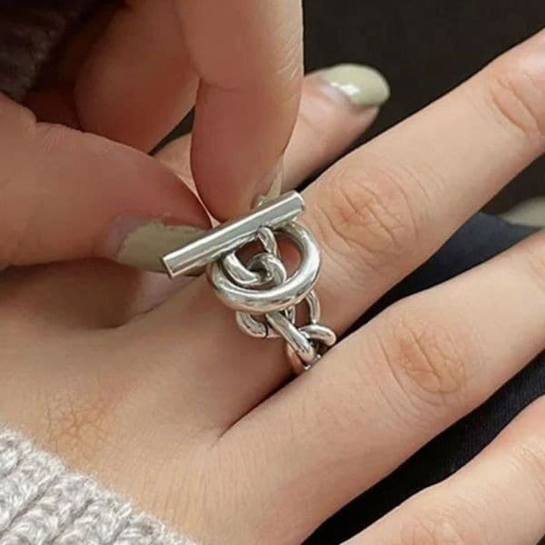 The Toggle Oversized Statement Ring in 925 silver - Thumbnail 8