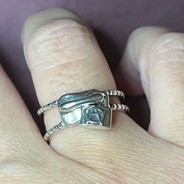 The Zip Me Up Ring with zipper detail in 925 silver - Thumbnail 9