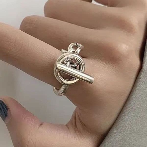 The Toggle Oversized Statement Ring in 925 silver - Thumbnail 5