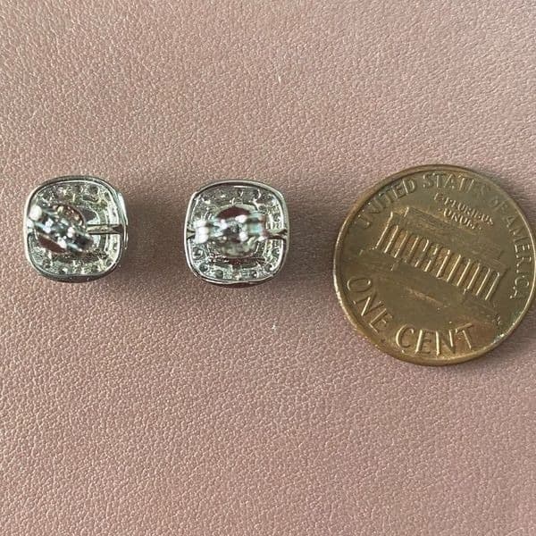 Last pair!Classic zircon studs in Sterling Silver - Thumbnail 9
