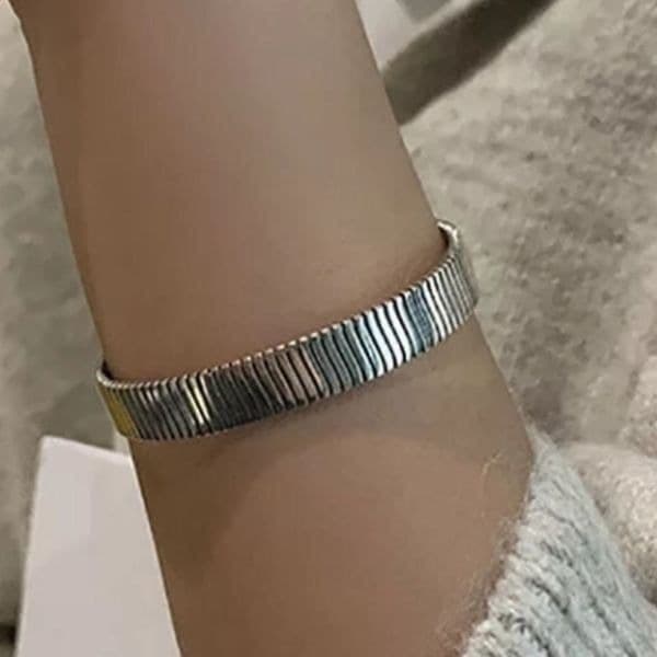 The Minimalist Cuff Bracelet in 925 open, adjustable unisex - Thumbnail 7