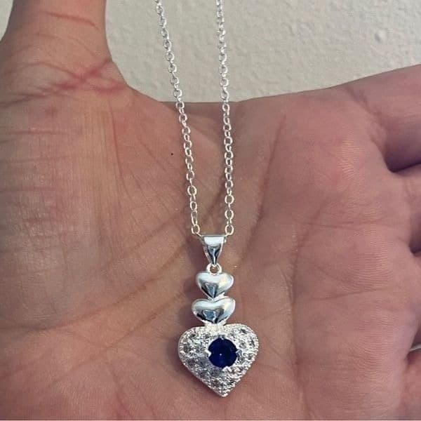 The Something Blue Heart pendant necklace in sapphire and 925 - Thumbnail 8