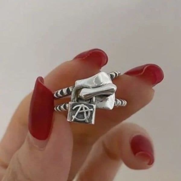 The Zip Me Up Ring with zipper detail in 925 silver - Thumbnail 3