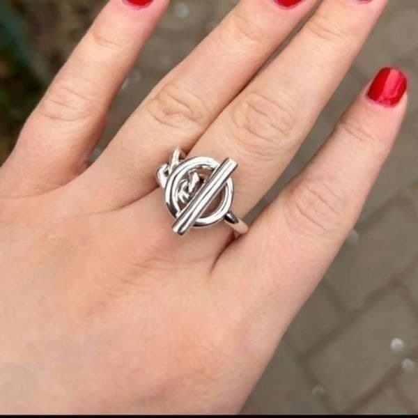 The Toggle Oversized Statement Ring in 925 silver - Thumbnail 6
