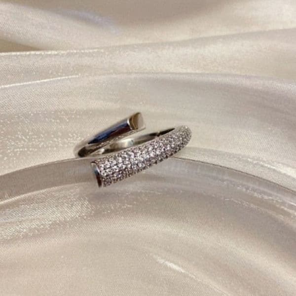 The Modern Bypass Ring with cubic zirconia in silver - Thumbnail 3