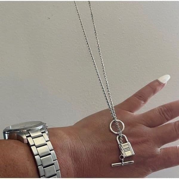 The Lock It Down Long silver necklace with lock and toggle closure - Thumbnail 2