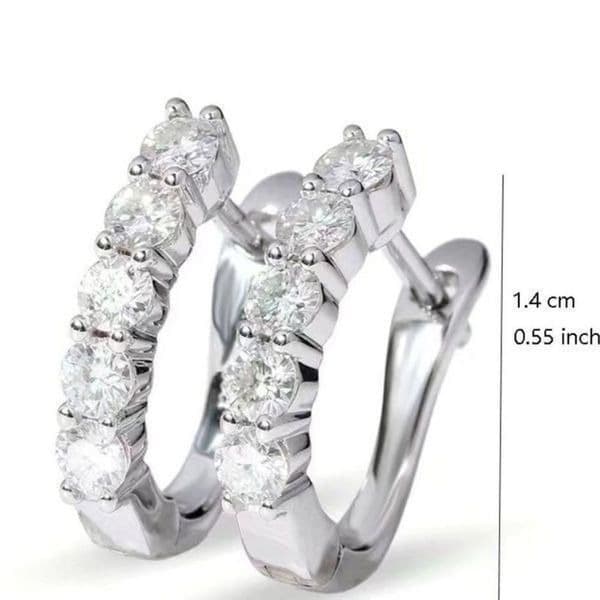 The Timeless Classic Brilliant mini hoop earrings in silver - Thumbnail 2