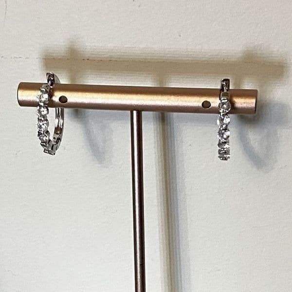 The Edie 925 Silver Hoop Earrings w White Sapphire - Thumbnail 4