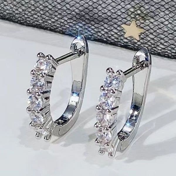 The Timeless Classic Brilliant mini hoop earrings in silver - Thumbnail 5