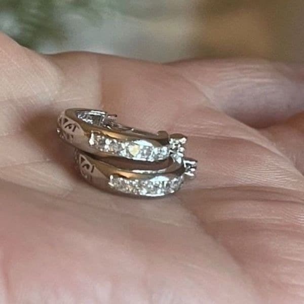 The Classic Dainty Hoop in 925 silver - Thumbnail 6