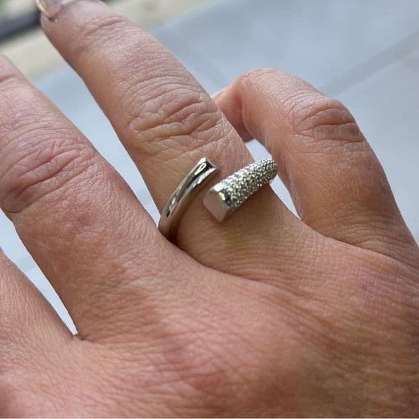 The Modern Bypass Ring with cubic zirconia in silver - Thumbnail 2