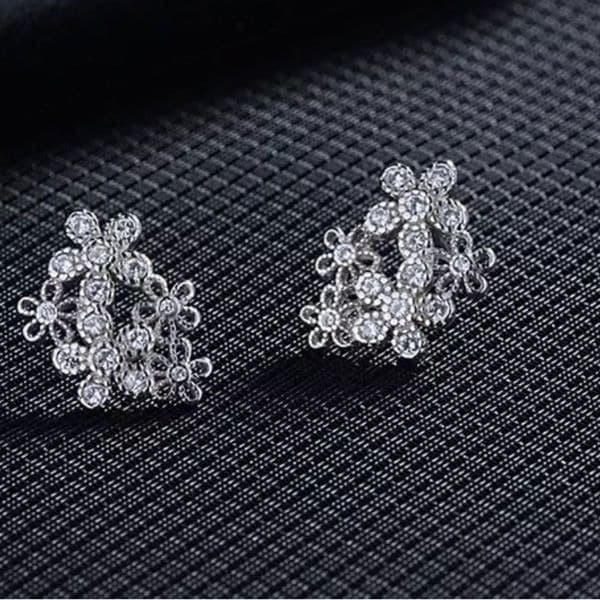 The Cluster Lovely sterling silver & Zircon flower earrings - Thumbnail 3