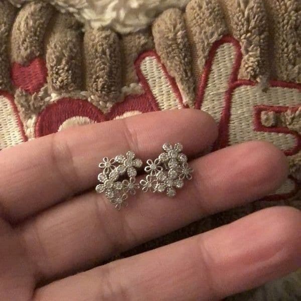 The Cluster Lovely sterling silver & Zircon flower earrings - Thumbnail 6