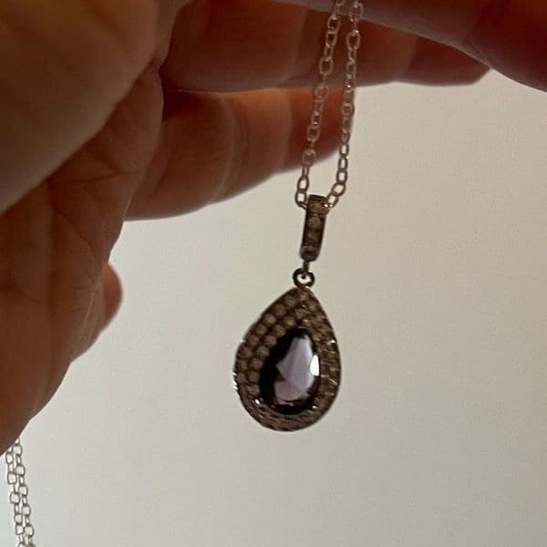 The Empress’ Purple Tear Drop pendant in 925 silver - Thumbnail 5