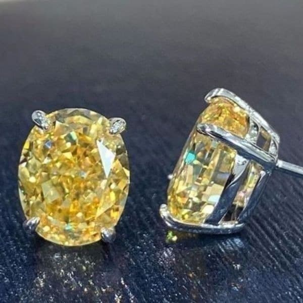 The Timeless Classic Yellow stud earrings in 925 and cubic zirconia - Thumbnail 2