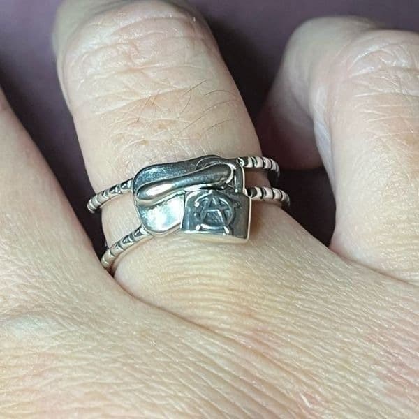 The Zip Me Up Ring with zipper detail in 925 silver - Thumbnail 6