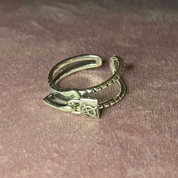The Zip Me Up Ring with zipper detail in 925 silver - Thumbnail 12
