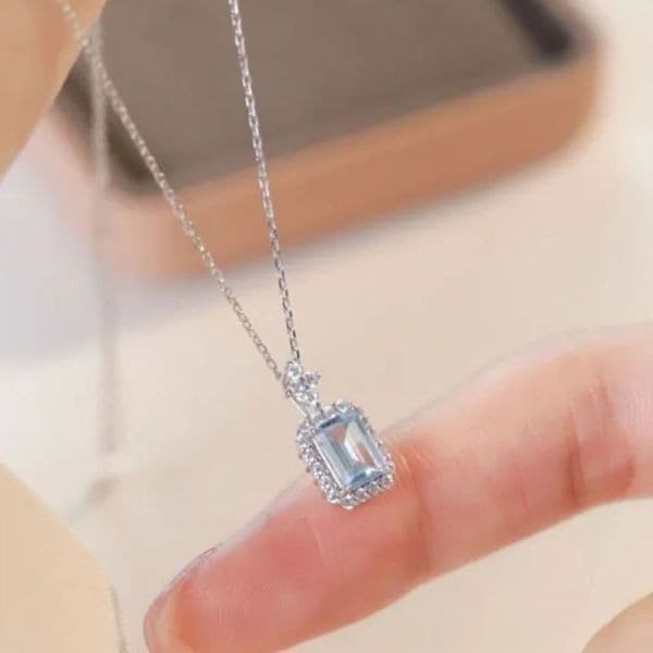 The Atlantis Aquamarine Pendant Necklace in 925 silver and lab created stones - Thumbnail 12