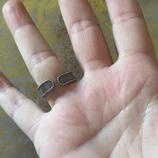 The Unchain My Heart Ring in antiqued Tibetan Silver 925 - Thumbnail 12