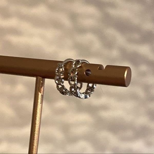 The Mini Chain Hoop dainty 925 silver huggie, hoop earrings. - Thumbnail 6