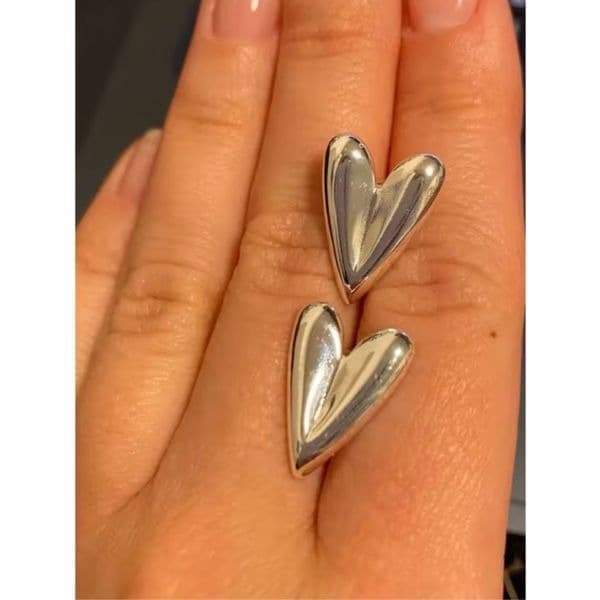The Oversized Heart Earrings - Thumbnail 3