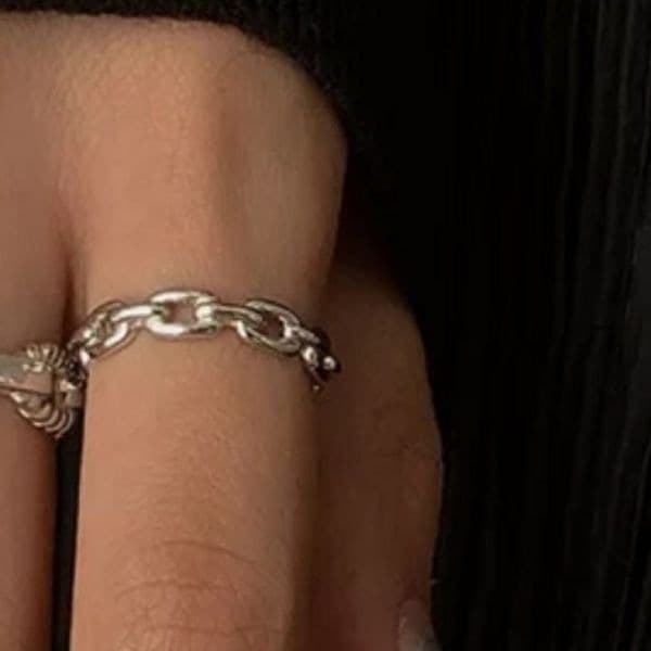 The Dainty Chain link Ring - Thumbnail 2