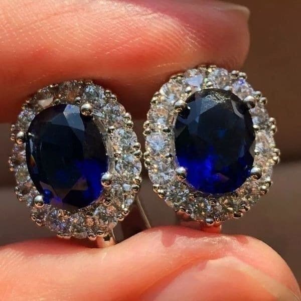 The Spencer Earring’s in white and blue Sapphire - Thumbnail 2
