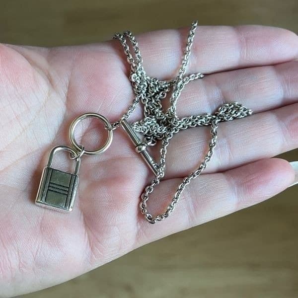 The Lock It Down Long silver necklace with lock and toggle closure - Thumbnail 11