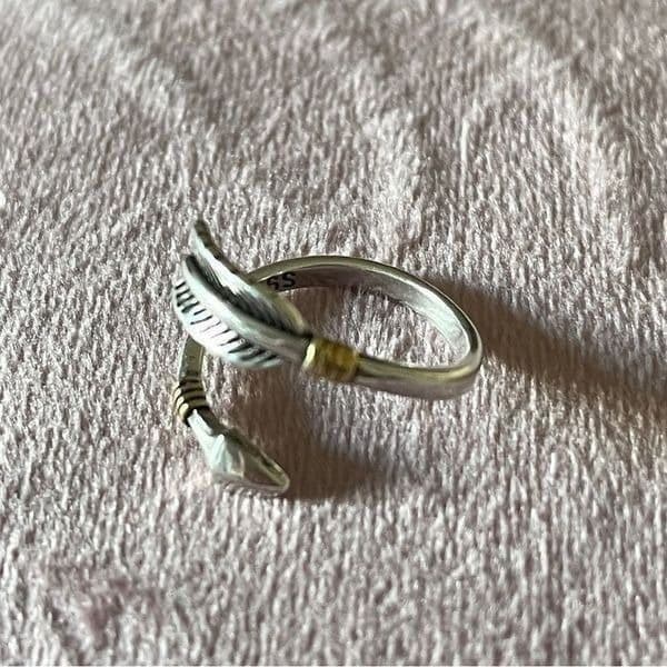 The Arrow Adjustable ring in 925 silver and 14k yellow gold plated accents - Thumbnail 8
