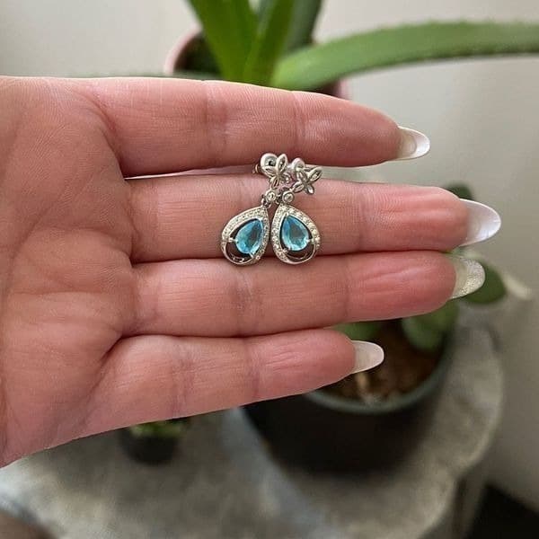 The Blue Tear Drop Earrings in 925 silver and cubic zirconia - Thumbnail 4
