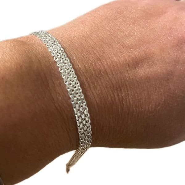 The Dainty flat Link silver bracelet - Image 1