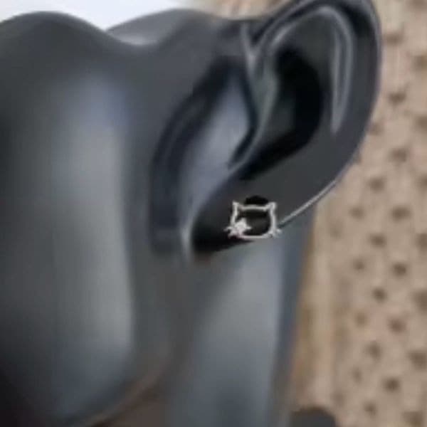 The dainty kitty earrings in 925 - Thumbnail 2