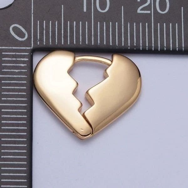 The Heart Chakra huggie earrings in 925 silver - Thumbnail 8