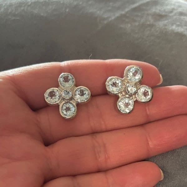 Vintage silver tone earrings with light blue stones - Thumbnail 3