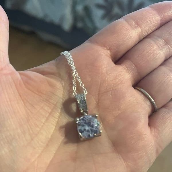 The Solitaire Stunner Pendant Necklace in 925 silver - Thumbnail 7