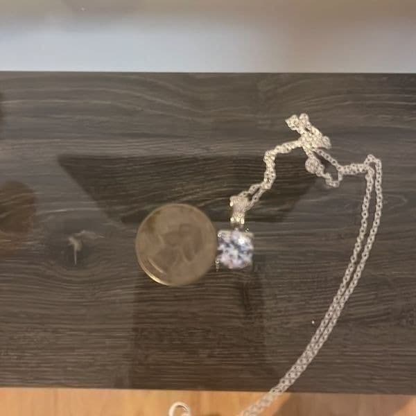 The Solitaire Stunner Pendant Necklace in 925 silver - Thumbnail 8