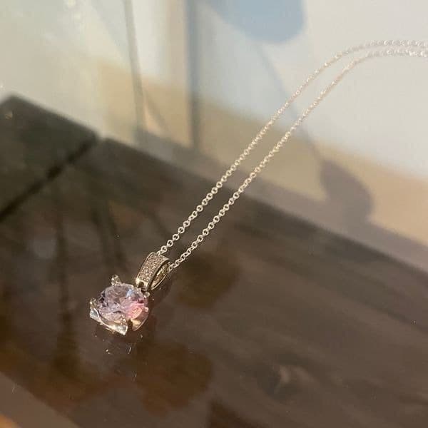 The Solitaire Stunner Pendant Necklace in 925 silver - Thumbnail 2