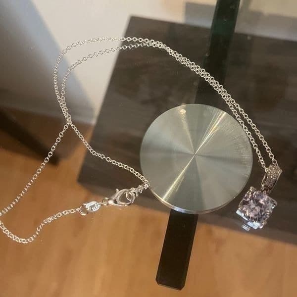 The Solitaire Stunner Pendant Necklace in 925 silver - Thumbnail 4
