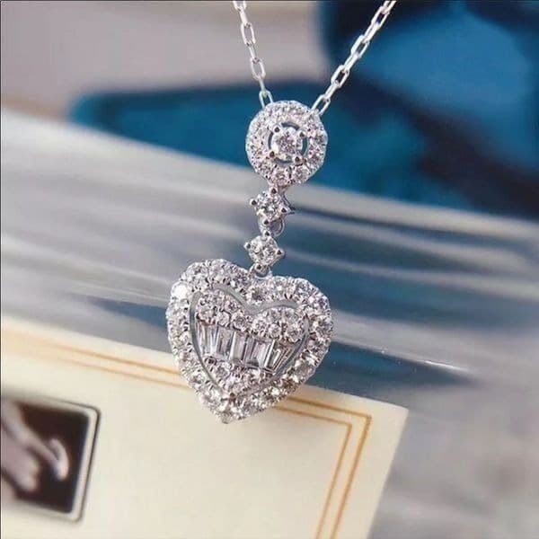The Lux Heart pendant necklace in silver - Thumbnail 2