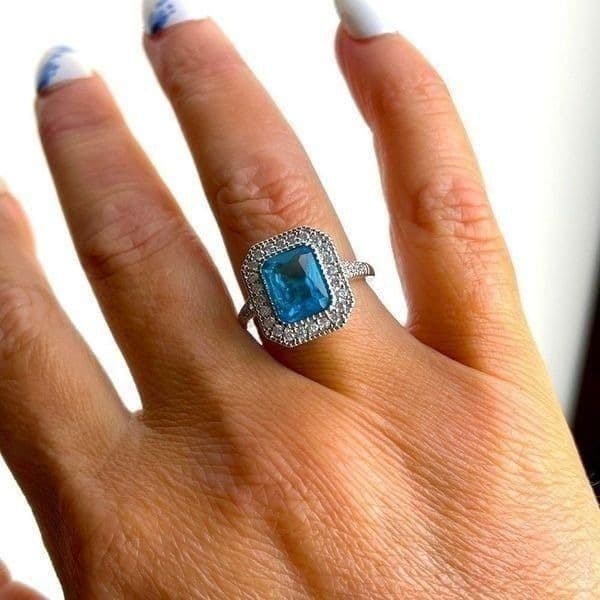 The Heirloom Topaz Ring in 925 sz 7 - Image 1