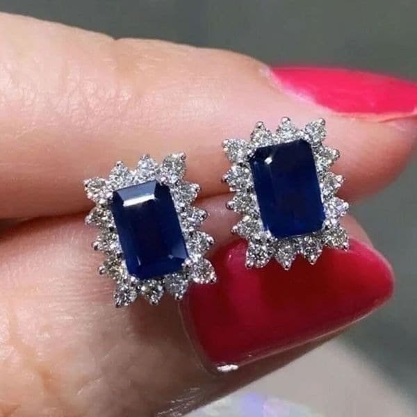 The Royal Blue Elegant stud earrings in 925 silver and cubic zirconia - Image 1
